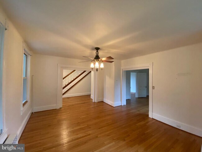 Foto del edificio - 704 Highland Rd