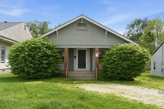 Building Photo - 2154 E Cairo St