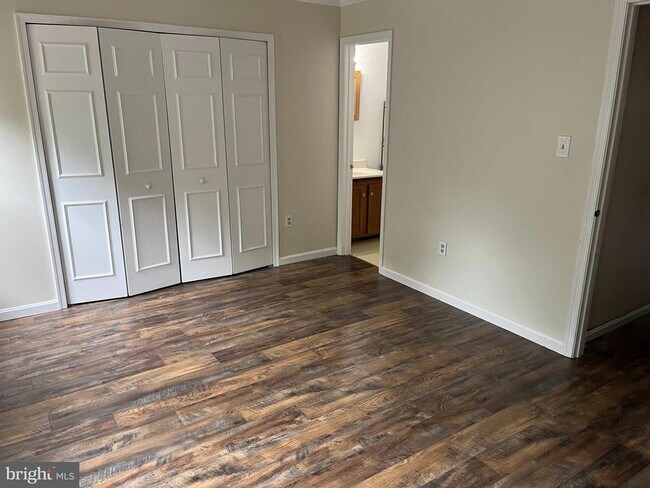 Building Photo - 7403 Duddington Dr