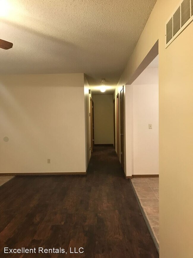 Foto del edificio - 3 br, 2 bath House - 1104 NE Bryco Dr.