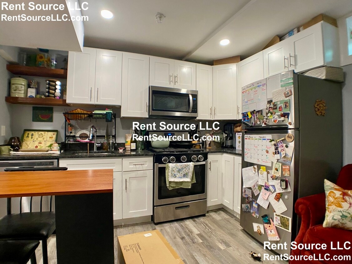 Primary Photo - 303 Beacon St