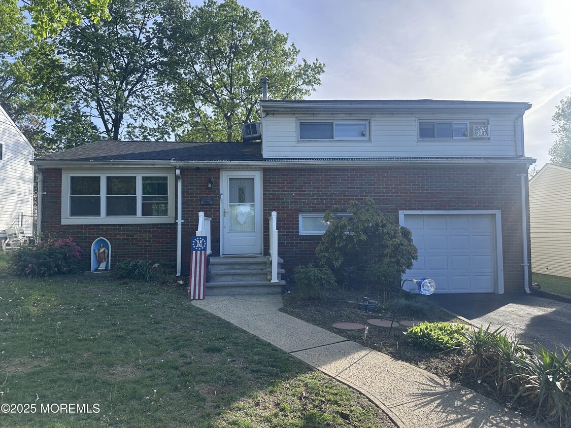 Primary Photo - 37 Florence Dr
