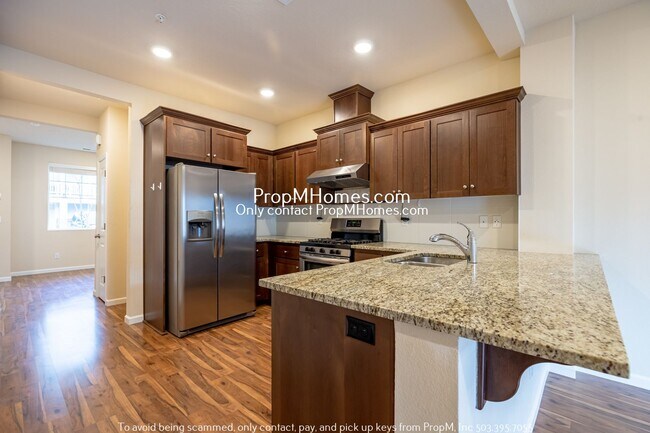 Foto del edificio - Spacious Three Bedroom Home In North Bethany!