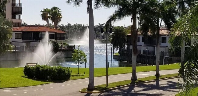 Foto del edificio - 2 bed 2 bath corner furnished isla del sol