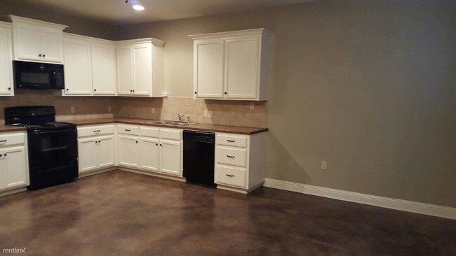 Building Photo - 2 br, 1 bath Duplex - 304 Ellender St Apt. 2
