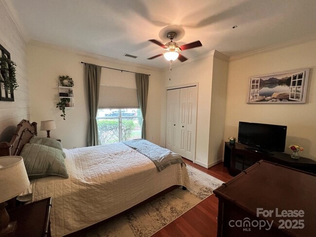 Foto del edificio - 1140 Torrence Cir