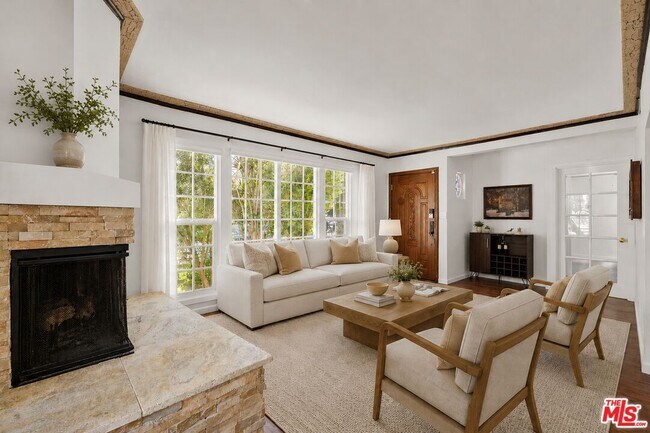Foto del edificio - 11241 Peach Grove St