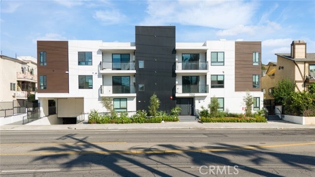 Foto del edificio - 7510 Sepulveda Blvd