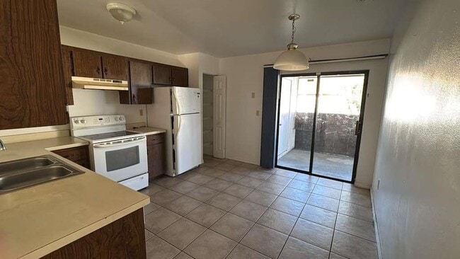 Building Photo - 703 Platypus Ct