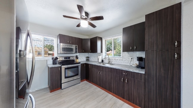 Building Photo - 7020 Avrum Dr