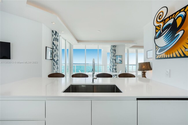 Building Photo - 4201 Collins Ave