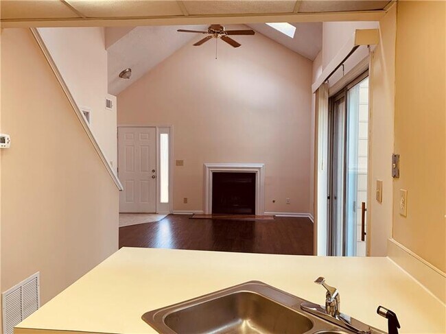 Building Photo - 2665 Windy Hill Place SE
