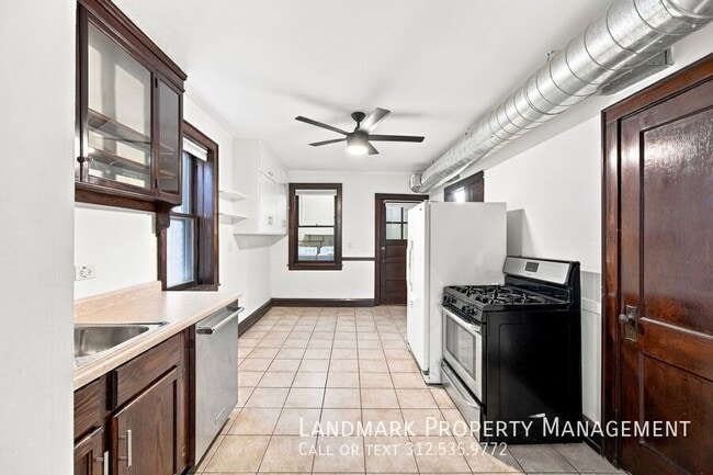 Building Photo - 2962 N Allen Ave
