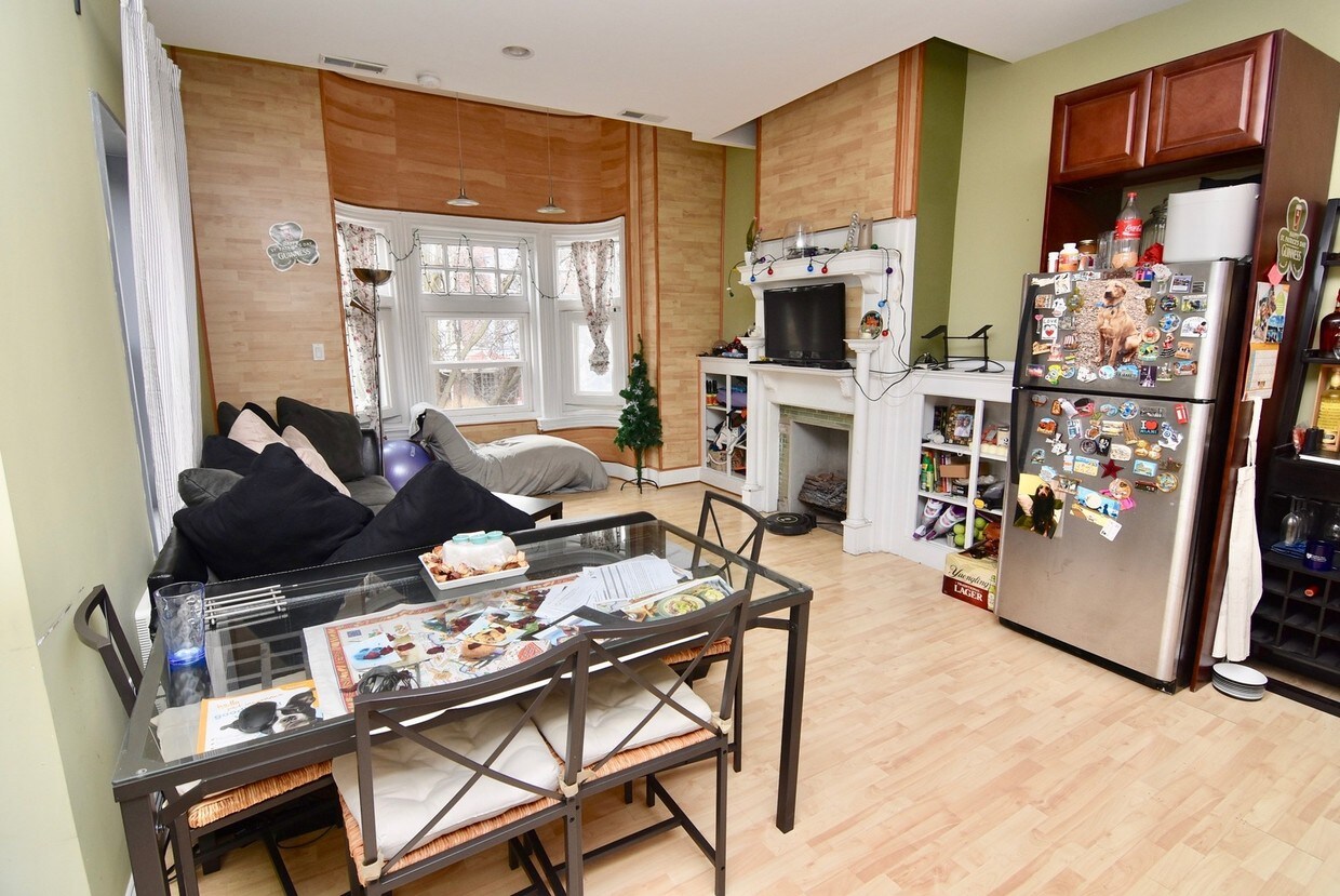 Foto principal - 4631 Locust St