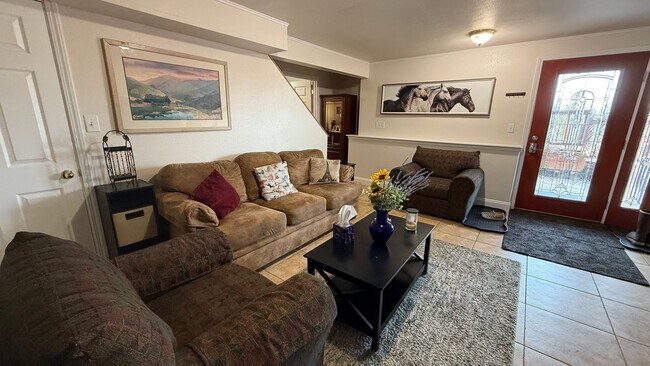 Foto del edificio - Country living on the Hillside of Anchorage!  (2) Bed, (1) Bath furnished unit!