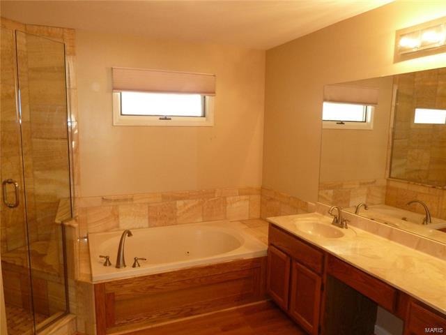 Building Photo - 3309 Lower Lakes Estates Dr