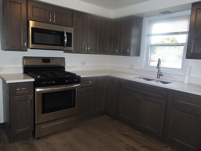 Foto del edificio - 8142 W Grand Ave