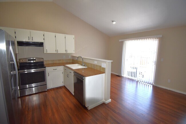 Foto del edificio - 469 Hummingbird St SE