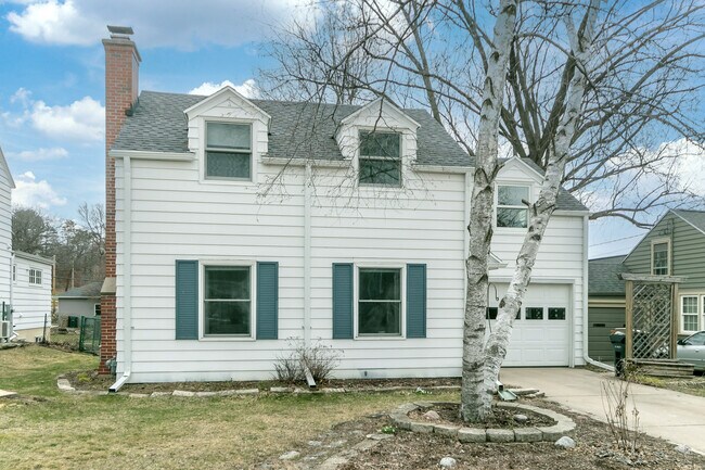 Building Photo - 3742 Ross St