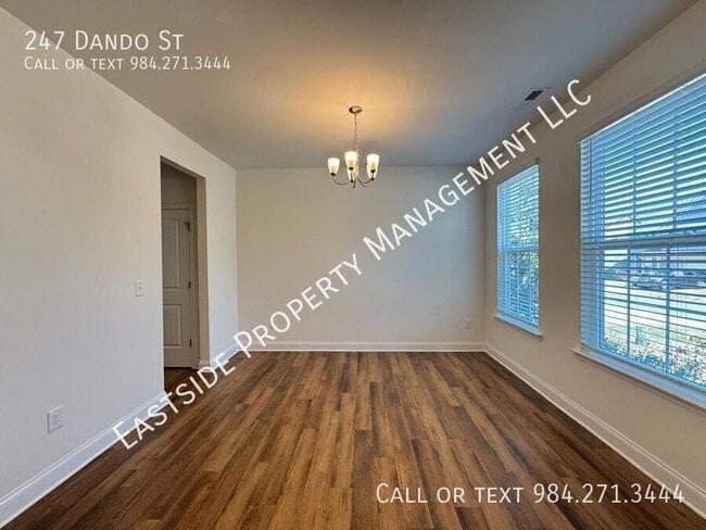 Building Photo - 247 Dando St