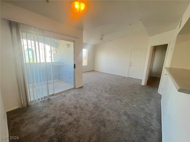 Building Photo - 6955 N Durango Dr