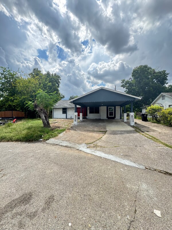 Building Photo - 1442 Silverdale St