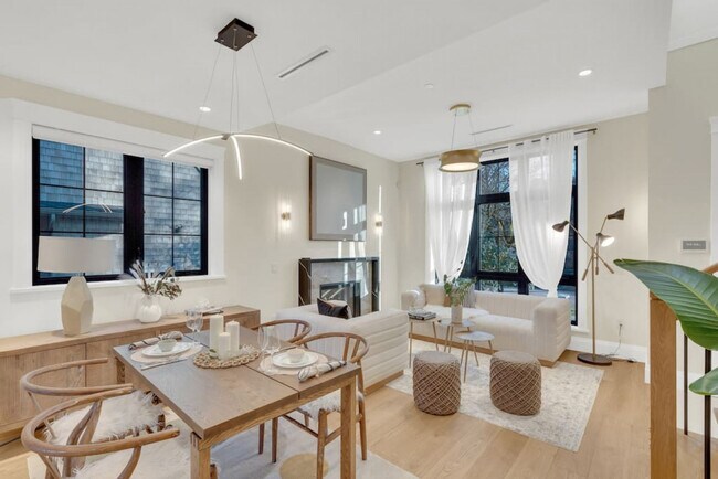 Photo du bâtiment - 2145 W 32nd Ave