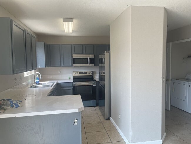 Foto del edificio - 2402 Lagoon Ct