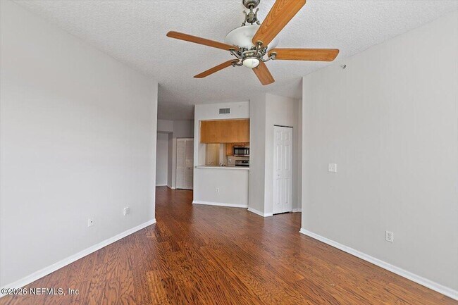 Foto del edificio - 1010 Bella Vista Blvd