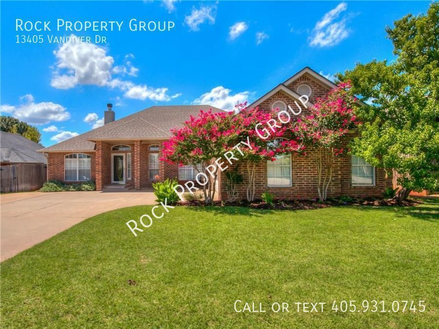 Primary Photo - Beautiful 4 Bedroom Home with Study in Gat...