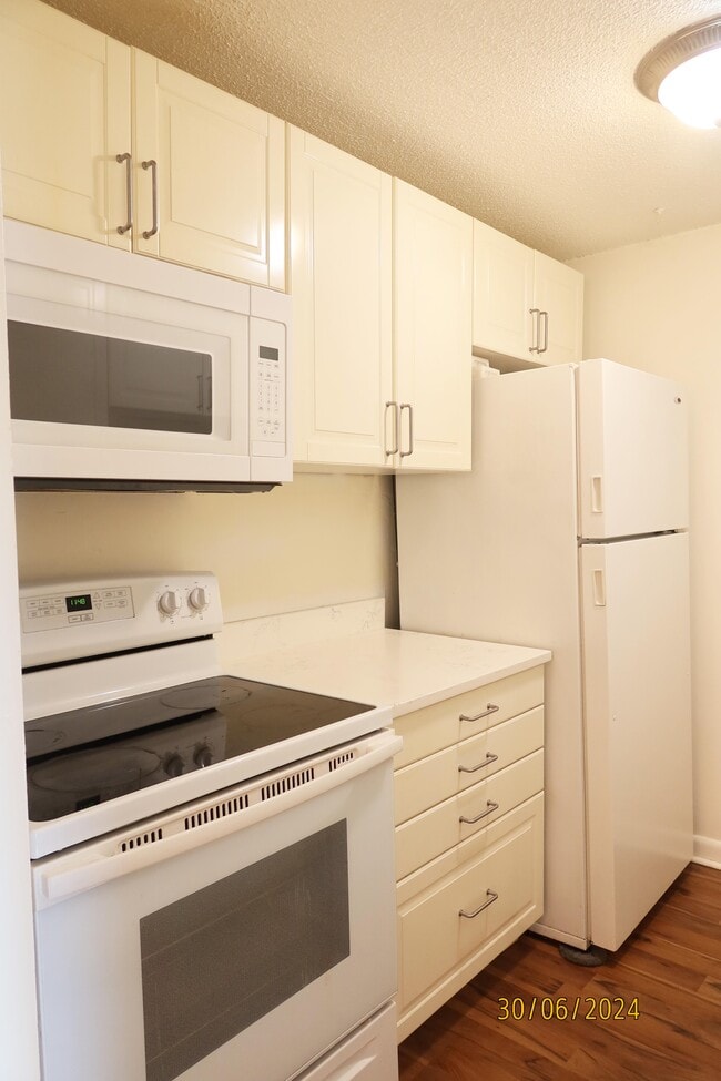Kitchen - 12 Ellery St