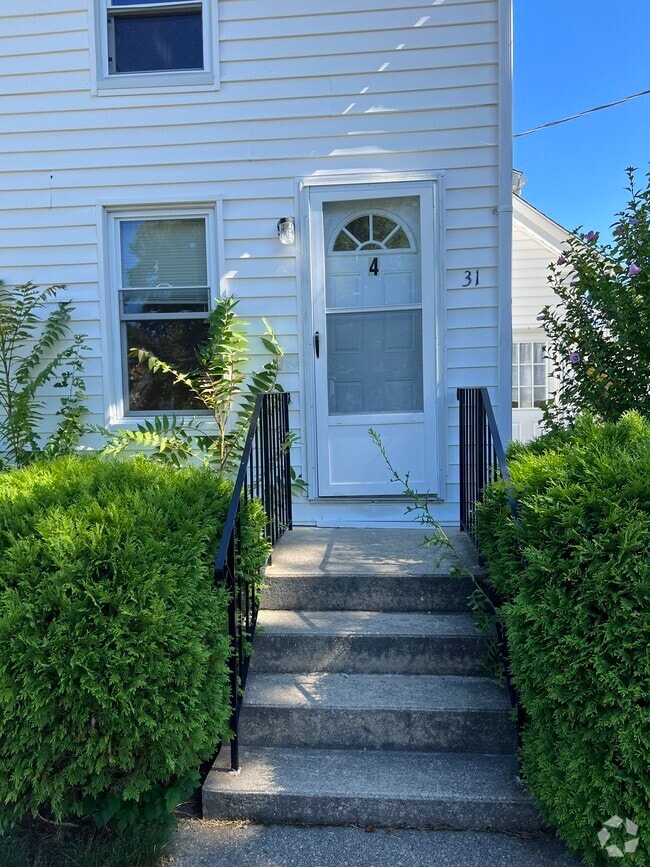 Lonicut Condos under 2,000 Attleboro, MA 1 Rentals