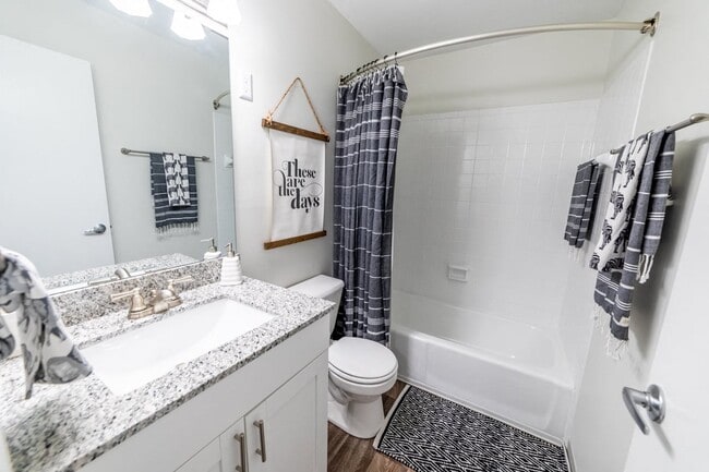 Building Photo - Governor Square