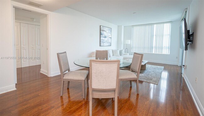 Foto del edificio - 2641 N Flamingo Rd