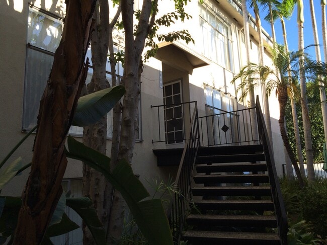 Building Photo - 3410 Club Dr