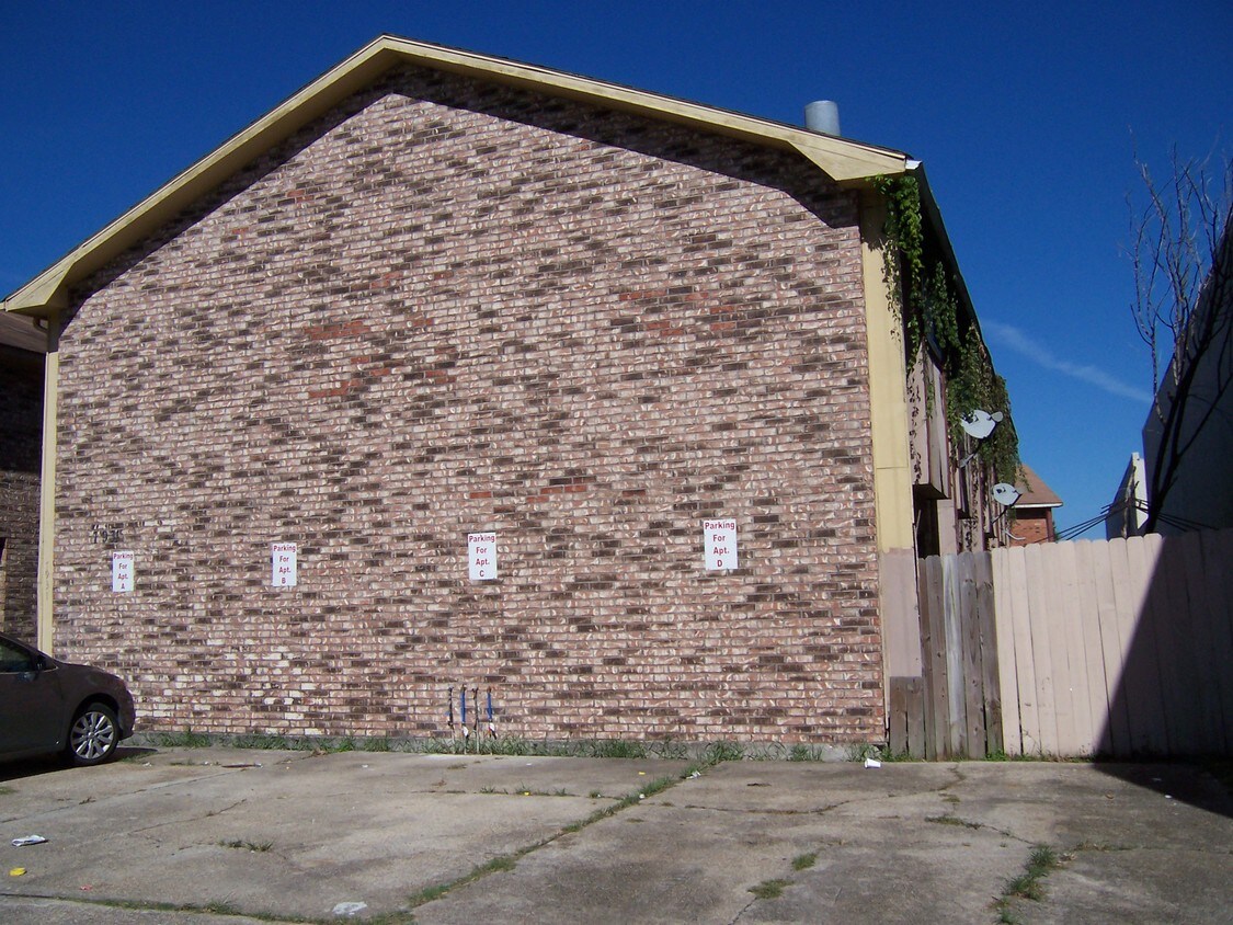 Building Photo - 7931 Bullard Ave