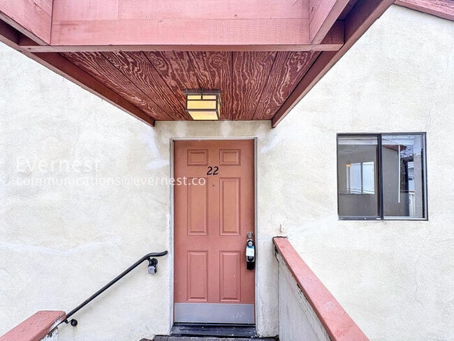 Foto del edificio - 2-Bed, 1-Bath Condo with Carport and Modern Appliances / Coming Soon!