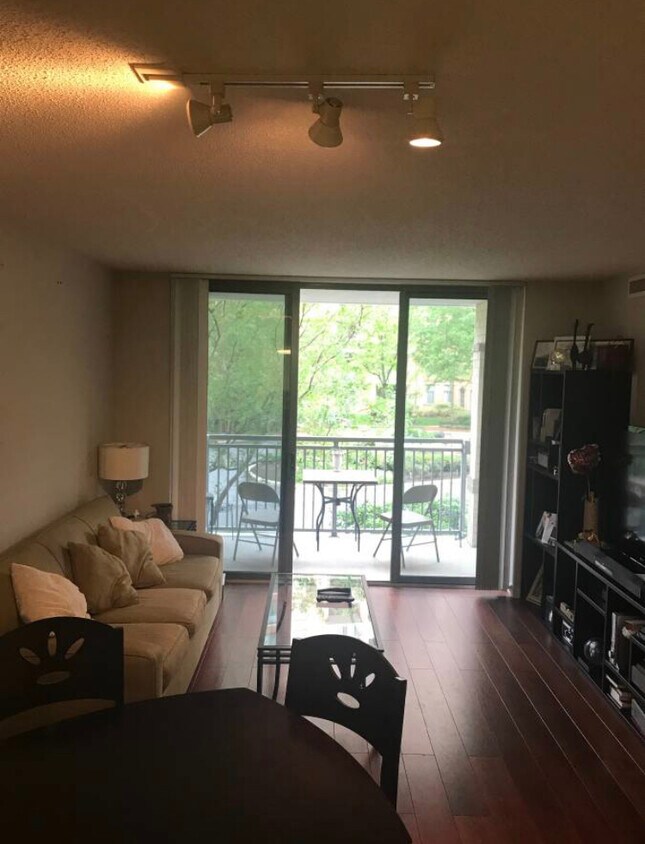 11710 Old Rd Unit 221, North Bethesda, MD 20852 Condo for