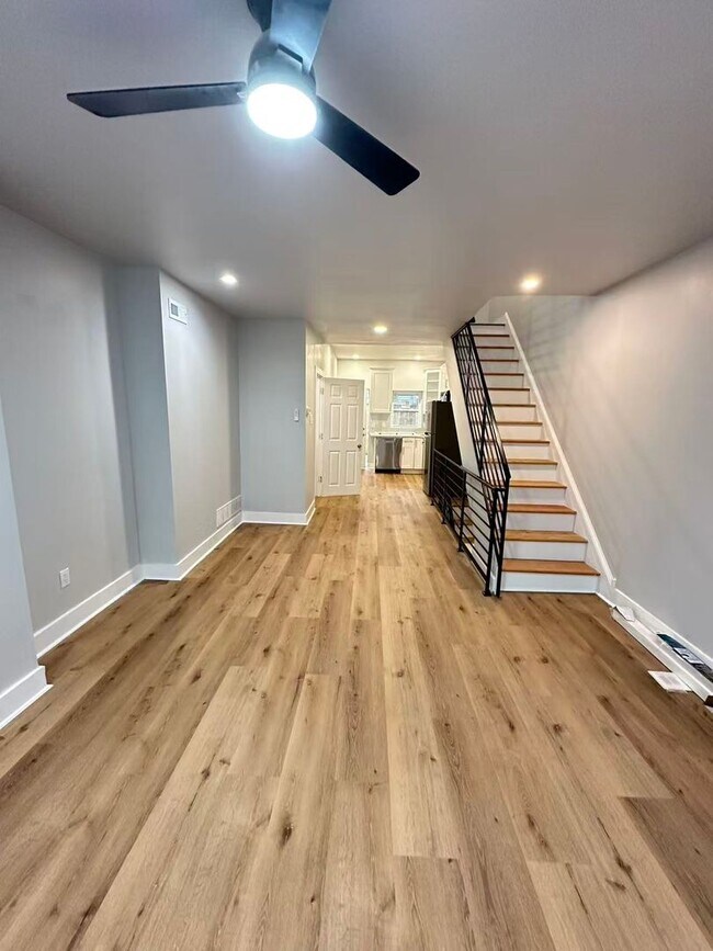 Building Photo - 2039 Sigel St