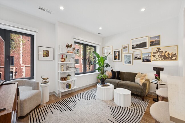 Foto del edificio - 1341 W Estes Ave