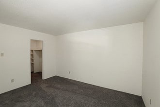 Building Photo - Huntleigh Woods