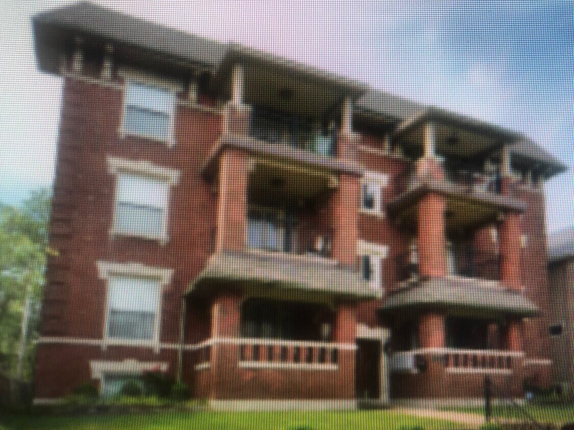 Foto principal - 5726 McPherson Ave