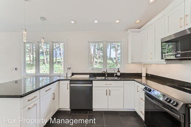 Foto del edificio - 4 br, 3 bath House - 215 Broken Fence Road