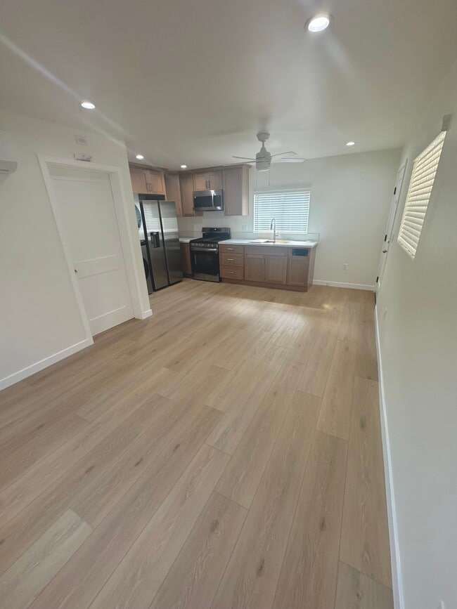 Building Photo - 1839 Lowe St