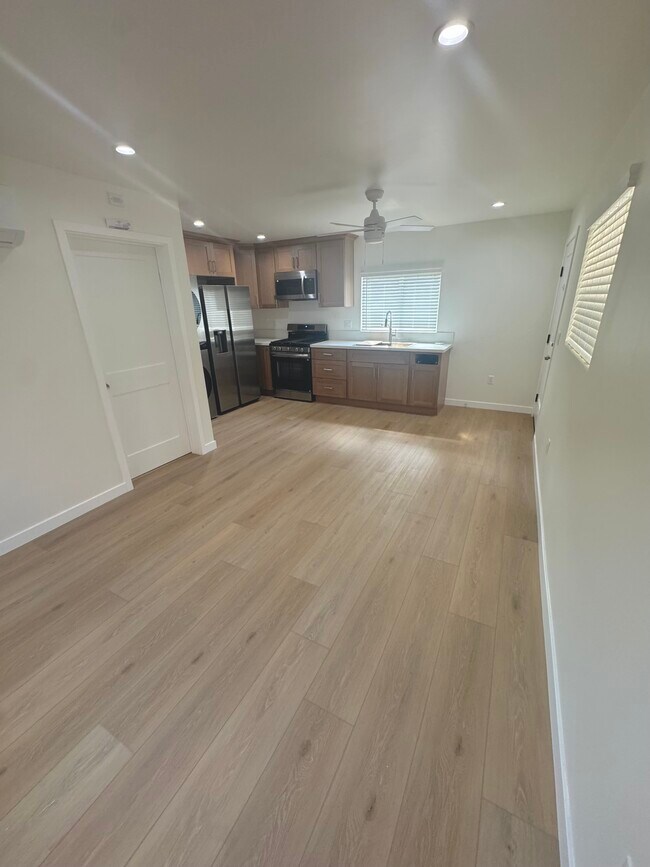 Foto del edificio - 1839 Lowe St