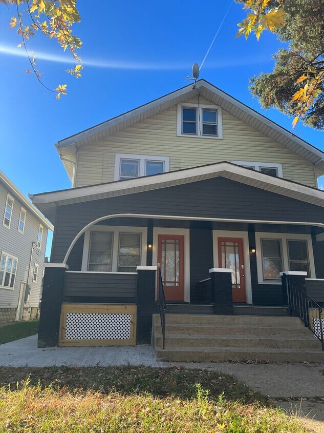 Primary Photo - 43-45 N Chase Ave