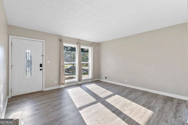 Building Photo - 6941 Stephens Dr