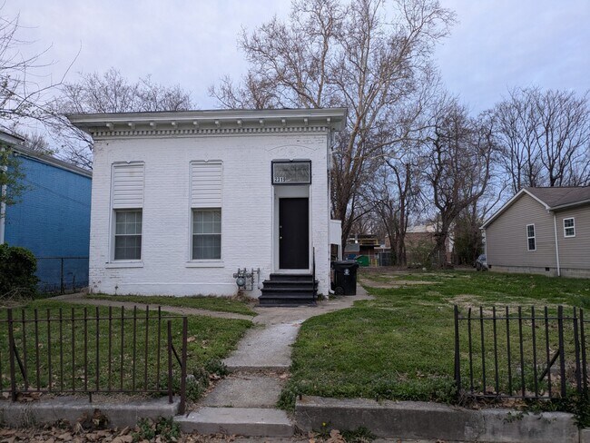 Foto del edificio - 2319 W Muhammad Ali Blvd
