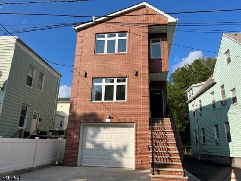 1 Grace Unit 1, Harrison, NJ 07029 Room for Rent in Harrison, NJ