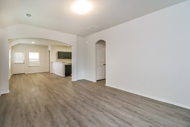 Building Photo - Sycamore Landing - 8336 Hackberry Tree Dr....